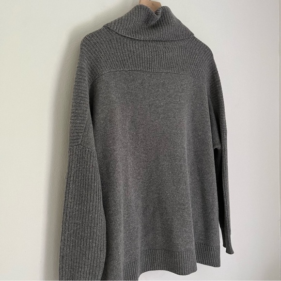 Vince Wool and Yak Turtleneck Sweater with Pockets in Grey Women’s Size Small - Picture 9 of 13